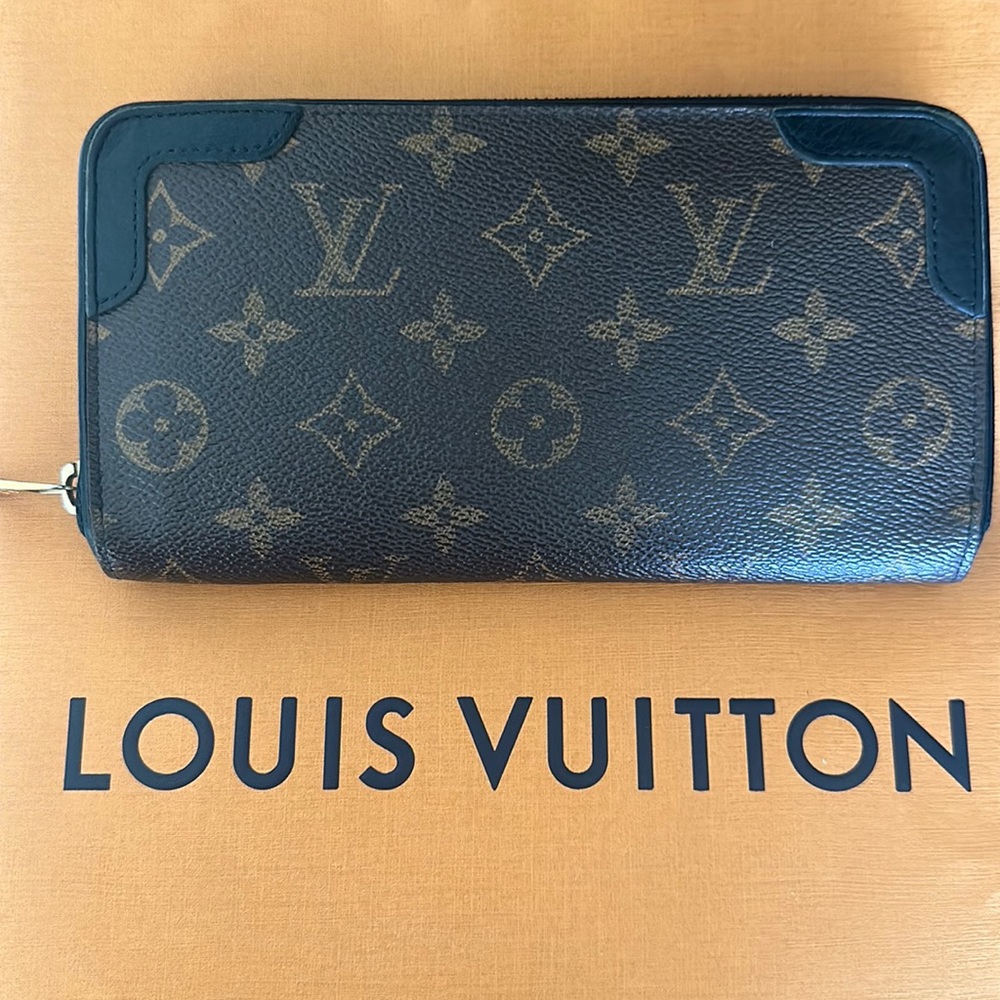 Louis vitton vintage wallet